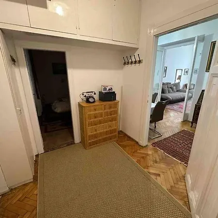 Apartment Classic Flat Near The Danube *