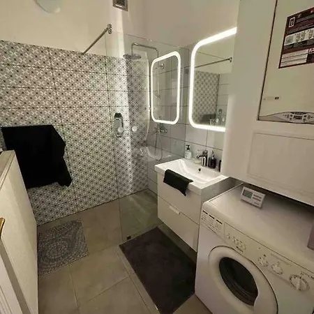 Apartment Classic Flat Near The Danube