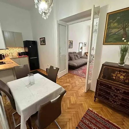 Apartment Classic Flat Near The Danube